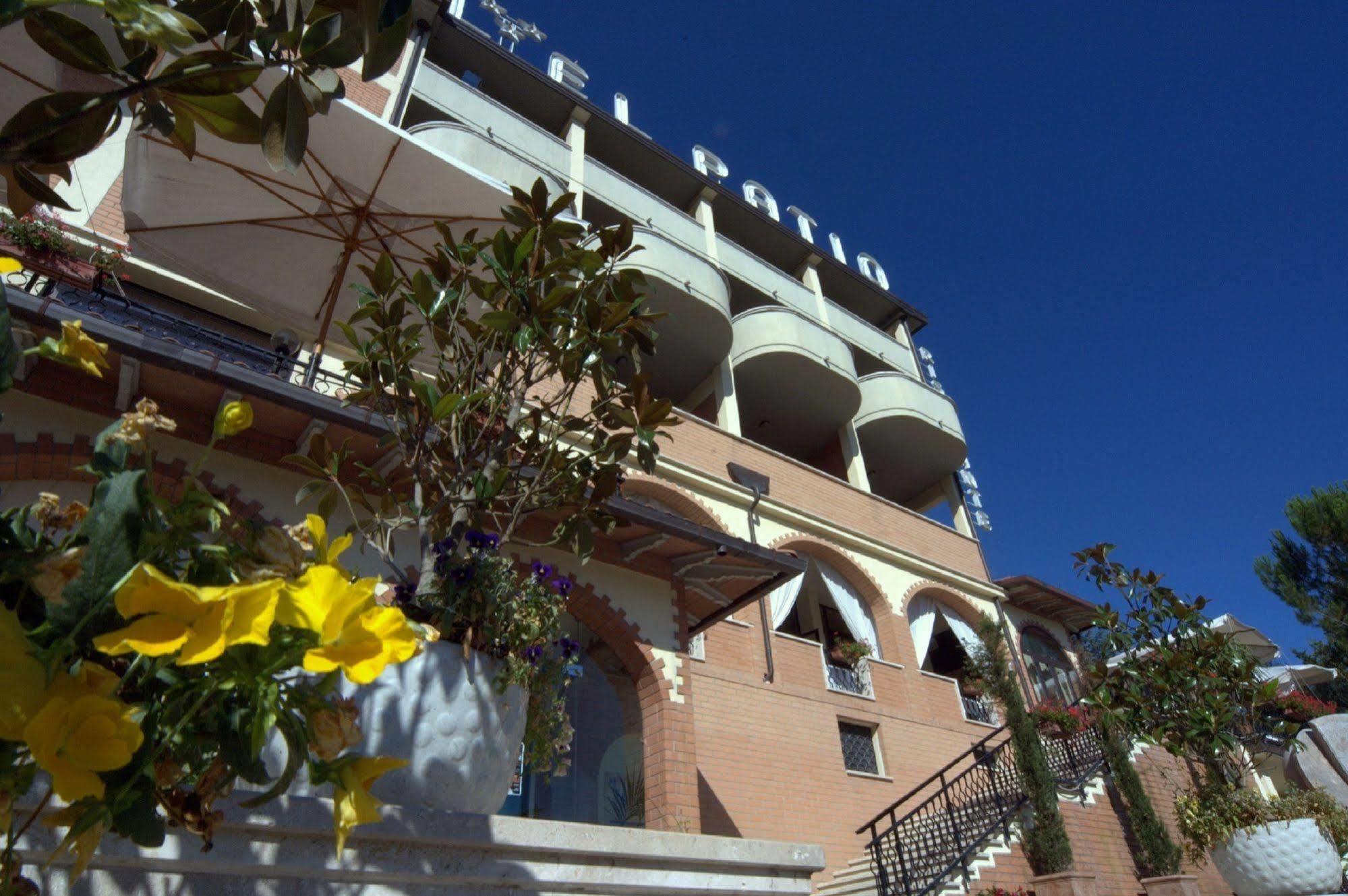 El Patio Hotel コルチャーノ エクステリア 写真